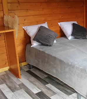 chalet avec lits deux places à Noyant-Villages près de Saumur dans le Maine-et-Loire 49